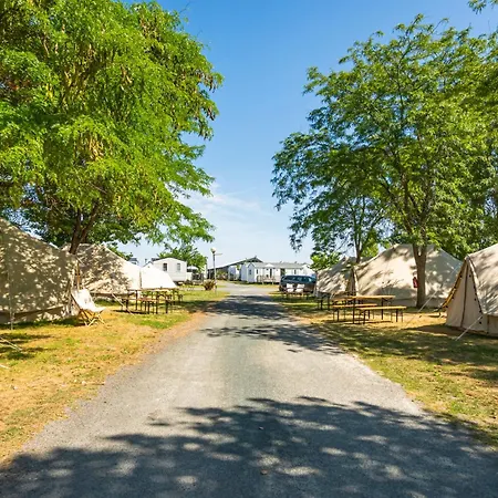 Luxe tent Kampaoh La Rochelle